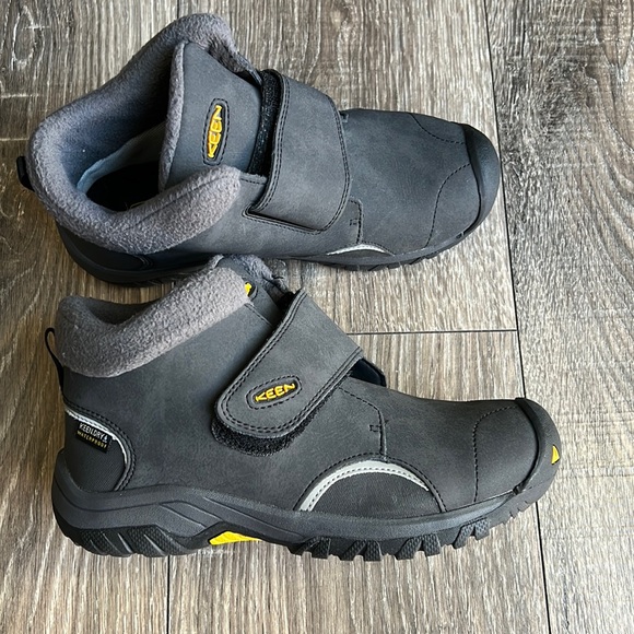 Keen | Shoes | Keen Waterproof Slip On 